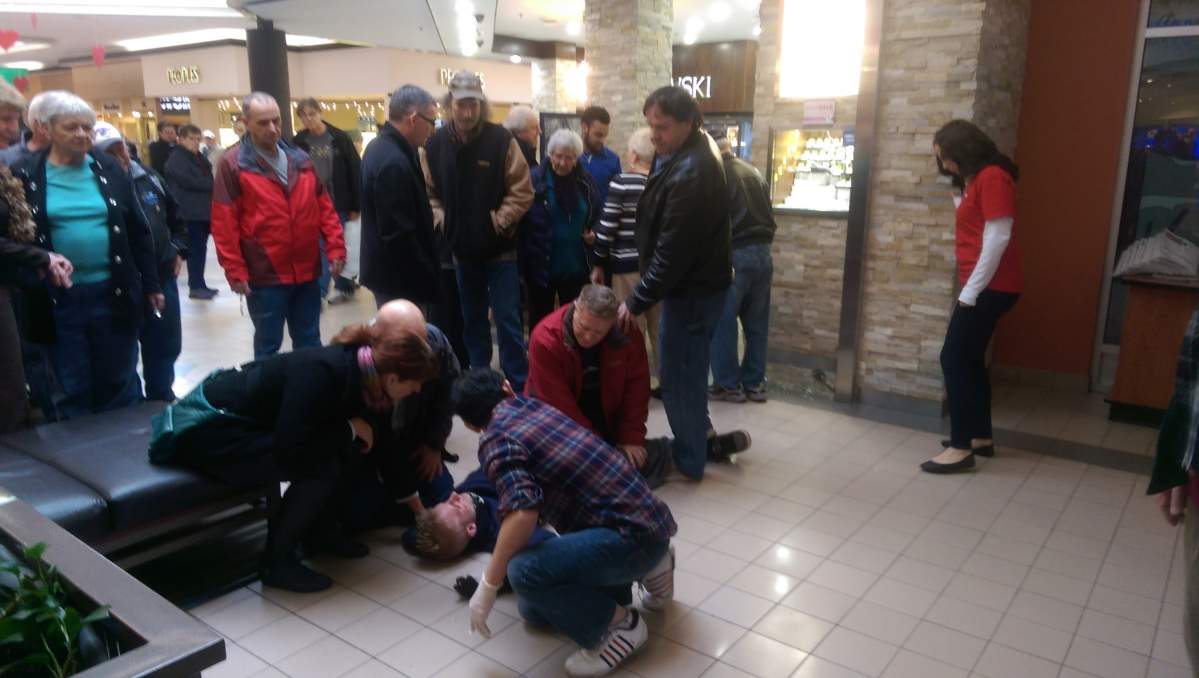 Citizen arrest in Penticton jewellery store robbery - image