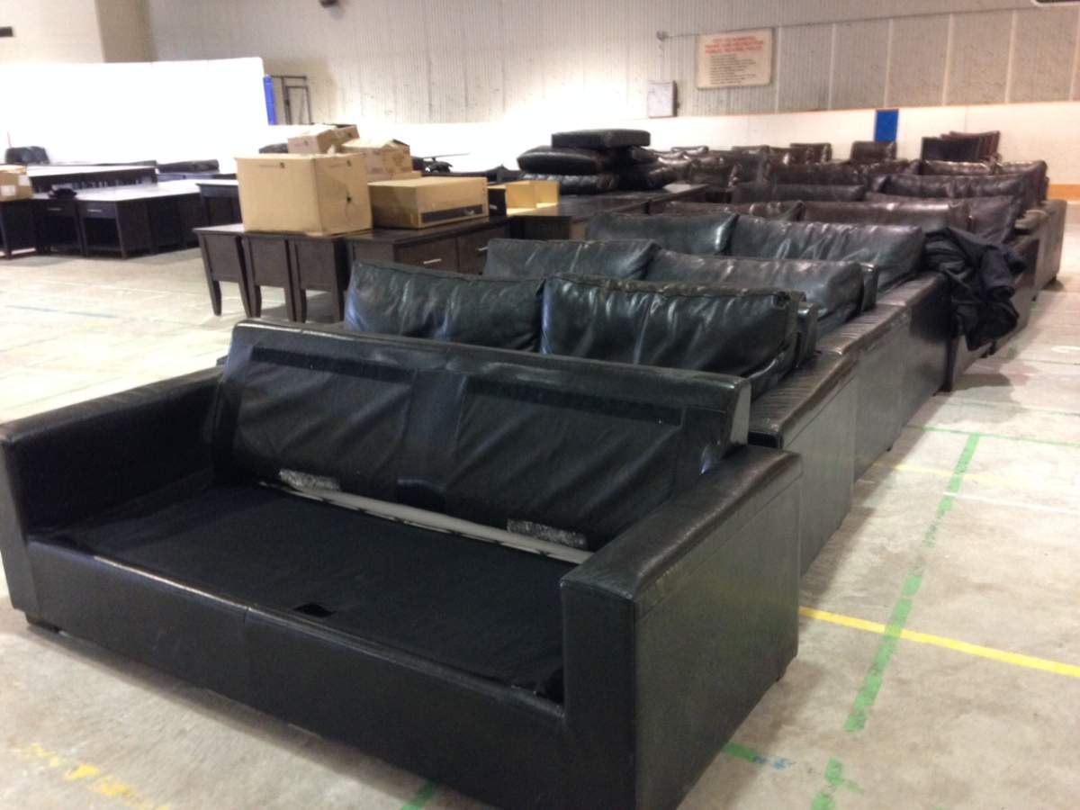 A downtown hotel is donating furniture to help Syrian refugees settle in Winnipeg.