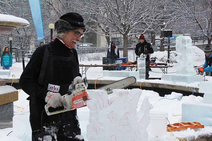 Kenny Hayden carves ice