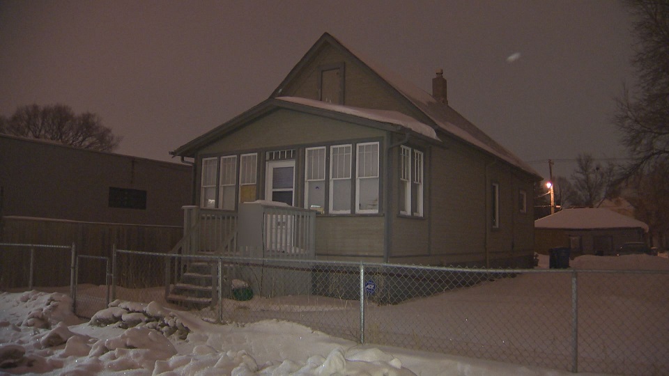 Winnipeg police investigate early morning stabbing in city's North End.