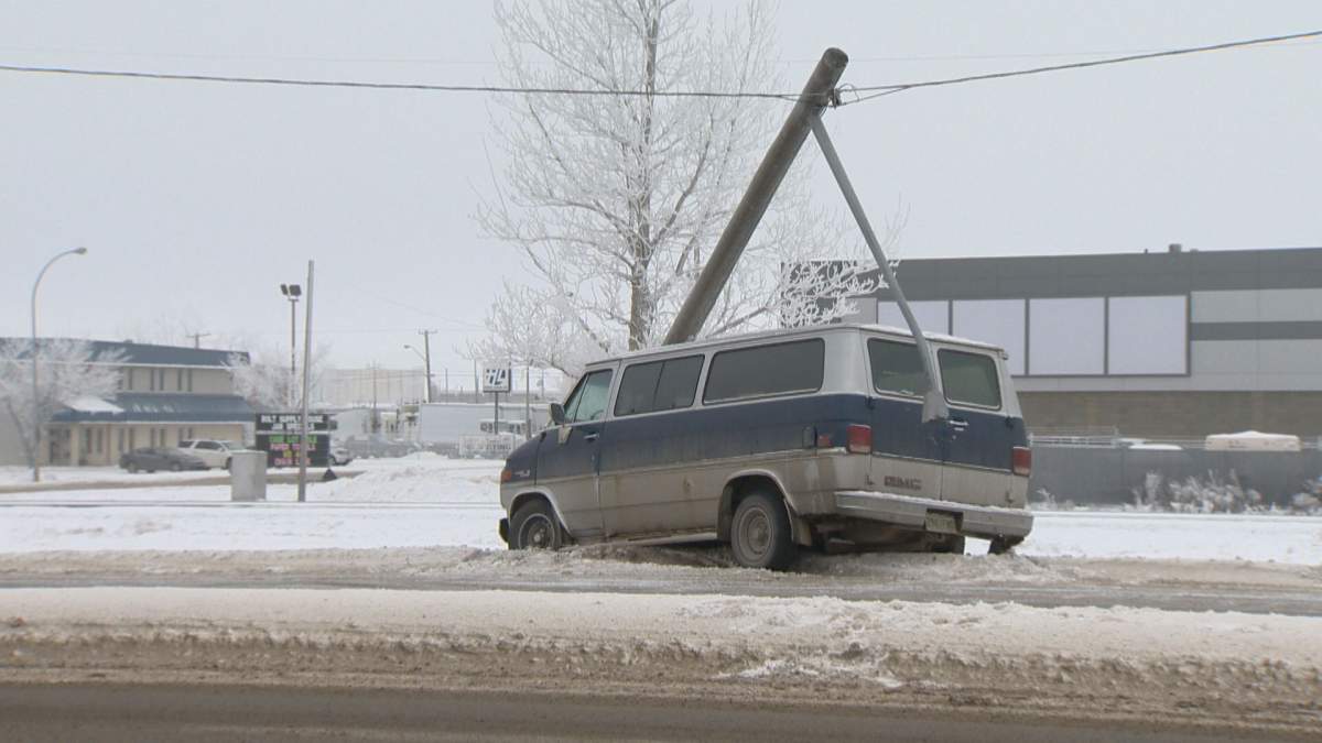 Man alive after driving van into power pole - Regina | Globalnews.ca