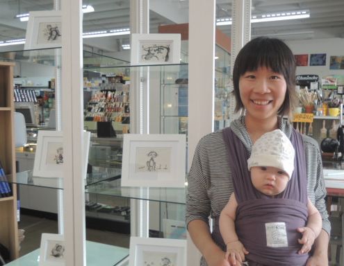 Local artist, Yong Fei Guan,  at the Paint Spot.