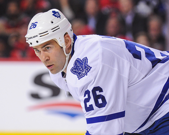 Daniel Winnik #26 of the Toronto Maple Leafs in action against the Calgary Flames during an NHL game at Scotiabank Saddledome on February 9, 2016 in Calgary, Alberta, Canada. (Photo by Derek Leung/Getty Images).