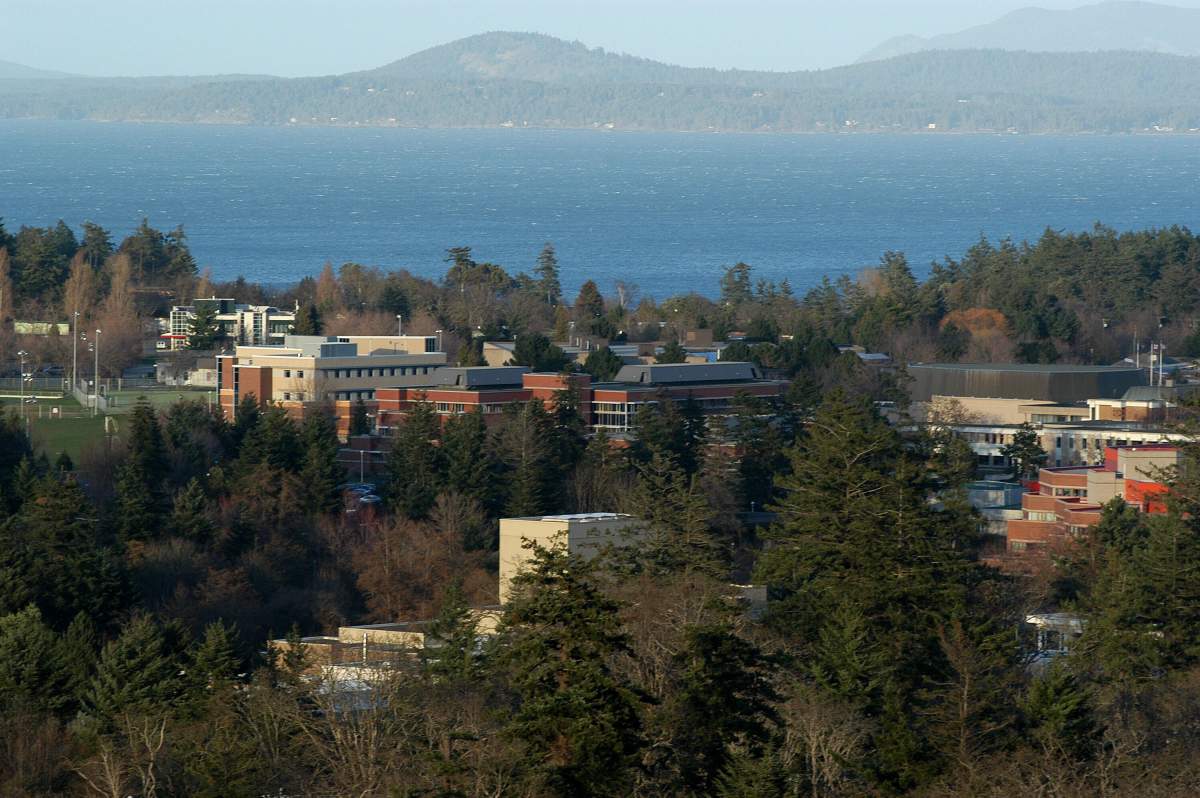 A student says the University of Victoria failed her in its investigation of a sexual assault complaint and warned her to stay quiet about its findings.