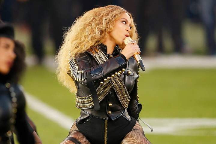 Beyoncé dominates Super Bowl halftime show, Coldplay takes back seat ...