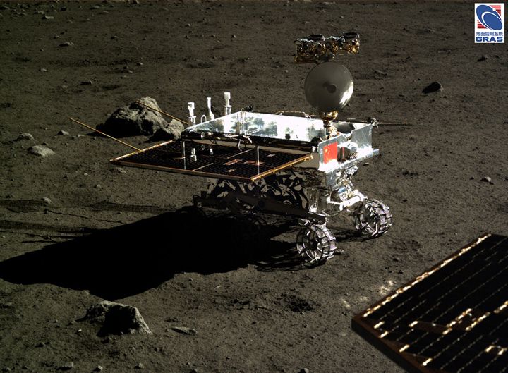 Yutu as seen from the Chinese lander Chang’e-3.