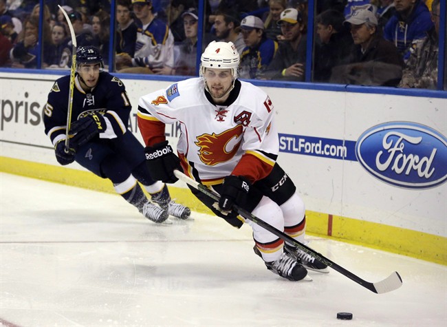 The Edmonton Oilers have signed free agent defenceman Kris Russell to a one-year contract. 