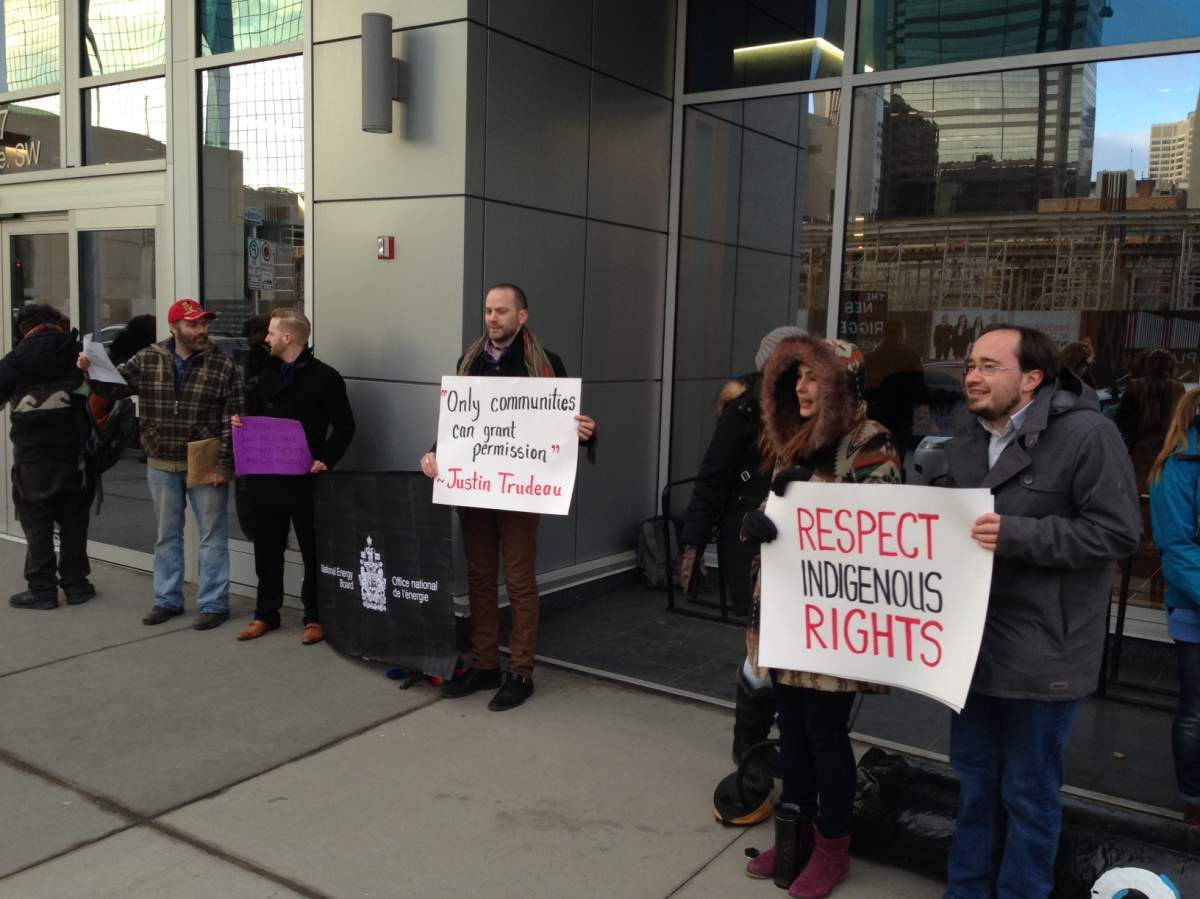 Protesters demonstrate as NEB pipeline hearing enters its final phase - image