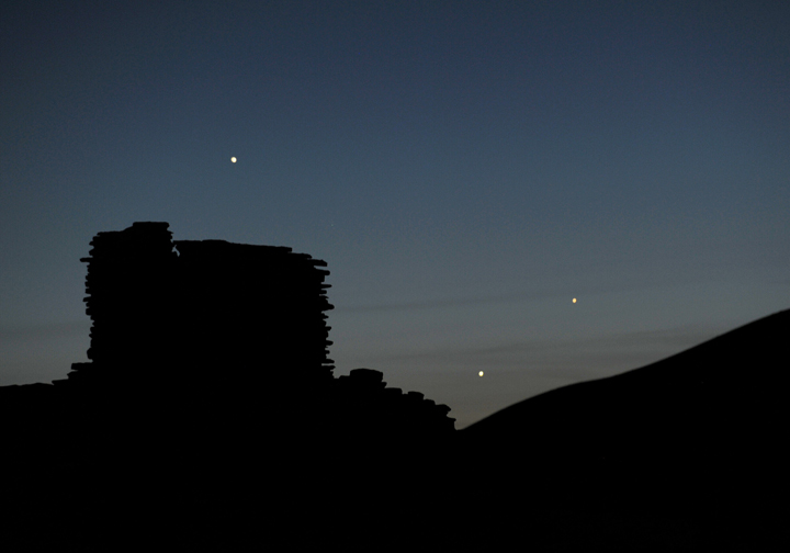  Jupiter (left), Venus (centre) and Mercury (right) seen together on May 24, 2013 in Arizona.