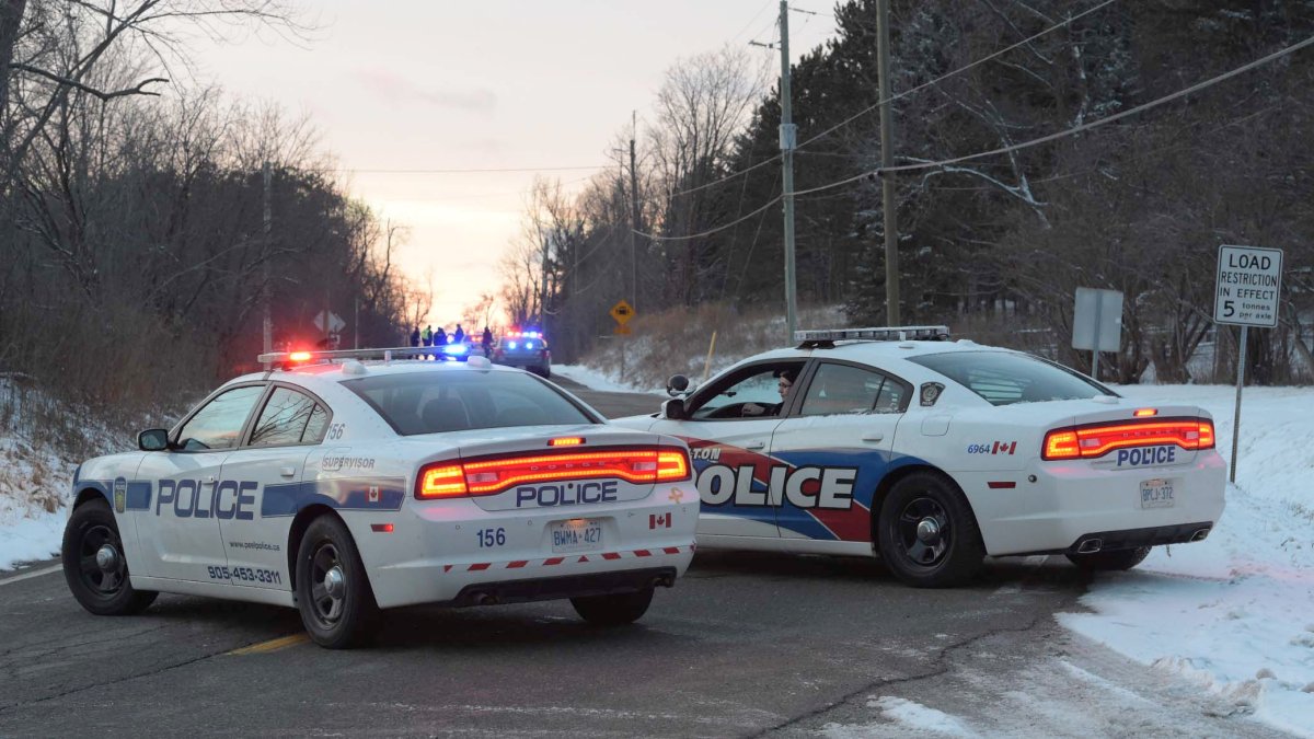 Police investigate an alleged kidnapping in Mississauga on Feb. 25, 2016.