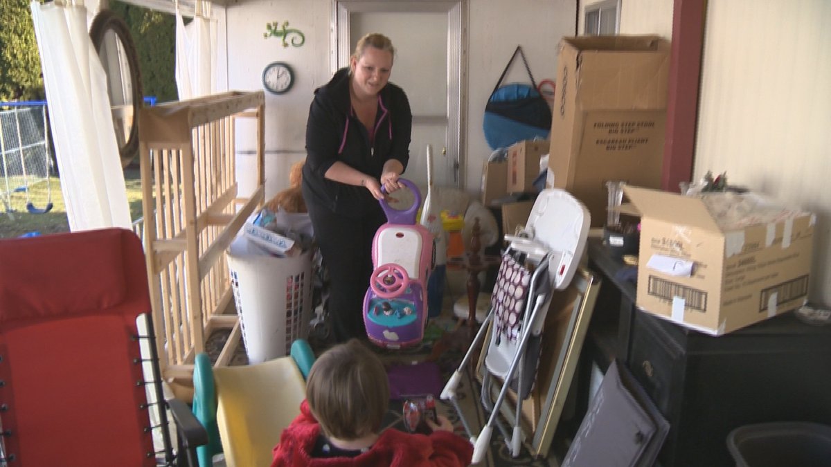Mold forces second family from mobile home in Kelowna - image