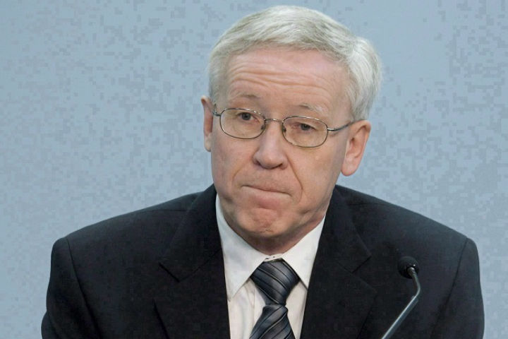 Dr. Charles Smith sits on the stand as he waits to deliver testimony at the Goudge inquiry in Toronto Monday, Jan. 28. 2008. The trail of devastation left by a once acclaimed forensic pathologist wound its way yet again through Ontario's top court Monday with the exoneration of a mother wrongly convicted of manslaughter on the basis of his evidence. 