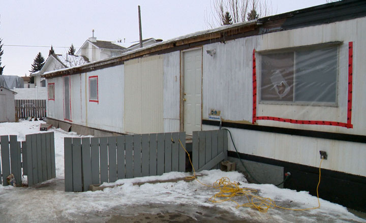 Saskatoon firefighters extinguished a blaze inside a trailer home in the Forest Grove neighbourhood.