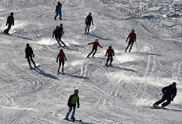 Skiers and snowboarders can still  hit the slopes for a couple of more weeks in Manitoba.