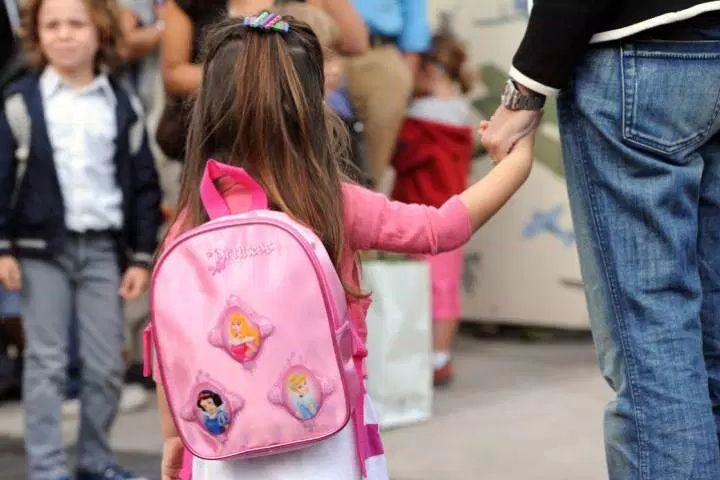 An anti-poverty group is calling on the federal government to make a small change to its key measure to combat child poverty rates to ensure families aren't left behind as the cost of living rises.