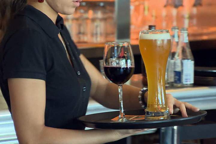 Refusing skimpy clothes could cost waitresses their jobs, labour groups warn - image