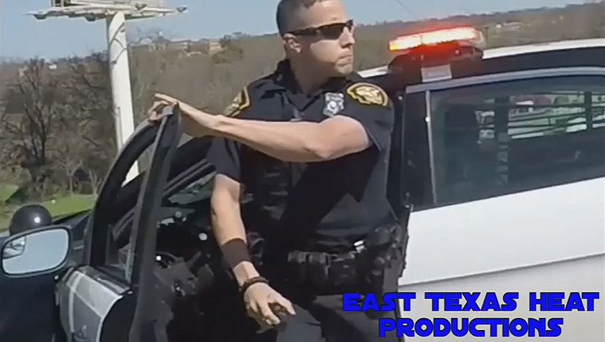 Caught on camera: cop indiscriminately pepper sprays motorcycle pack - image