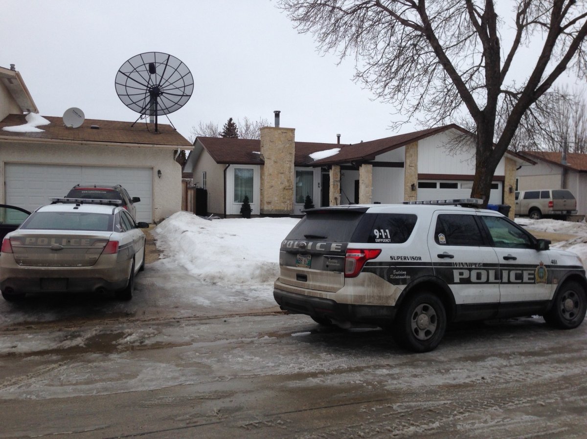 Winnipeg police on scene on Stacey Bay Monday afternoon, after a 52-year-old woman was assaulted and robbed. 