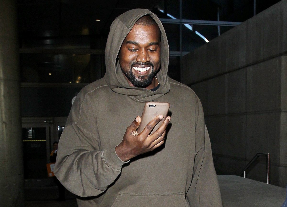 Kanye West arrives at the Los Angeles International Airport. October 31, 2015.
