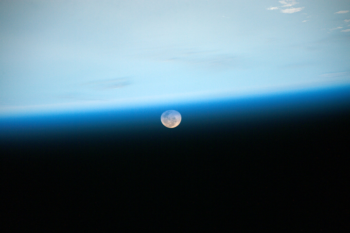 “Day 97. Good night, Moon. Good night from @Space_Station! #YearInSpace”.