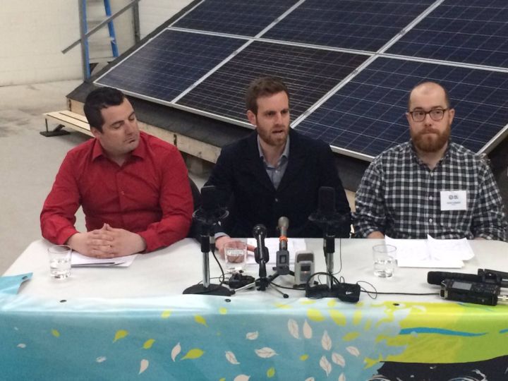 A group of oilsands workers wants the Alberta government to support a program to retrain unemployed electricians as solar panel installers.