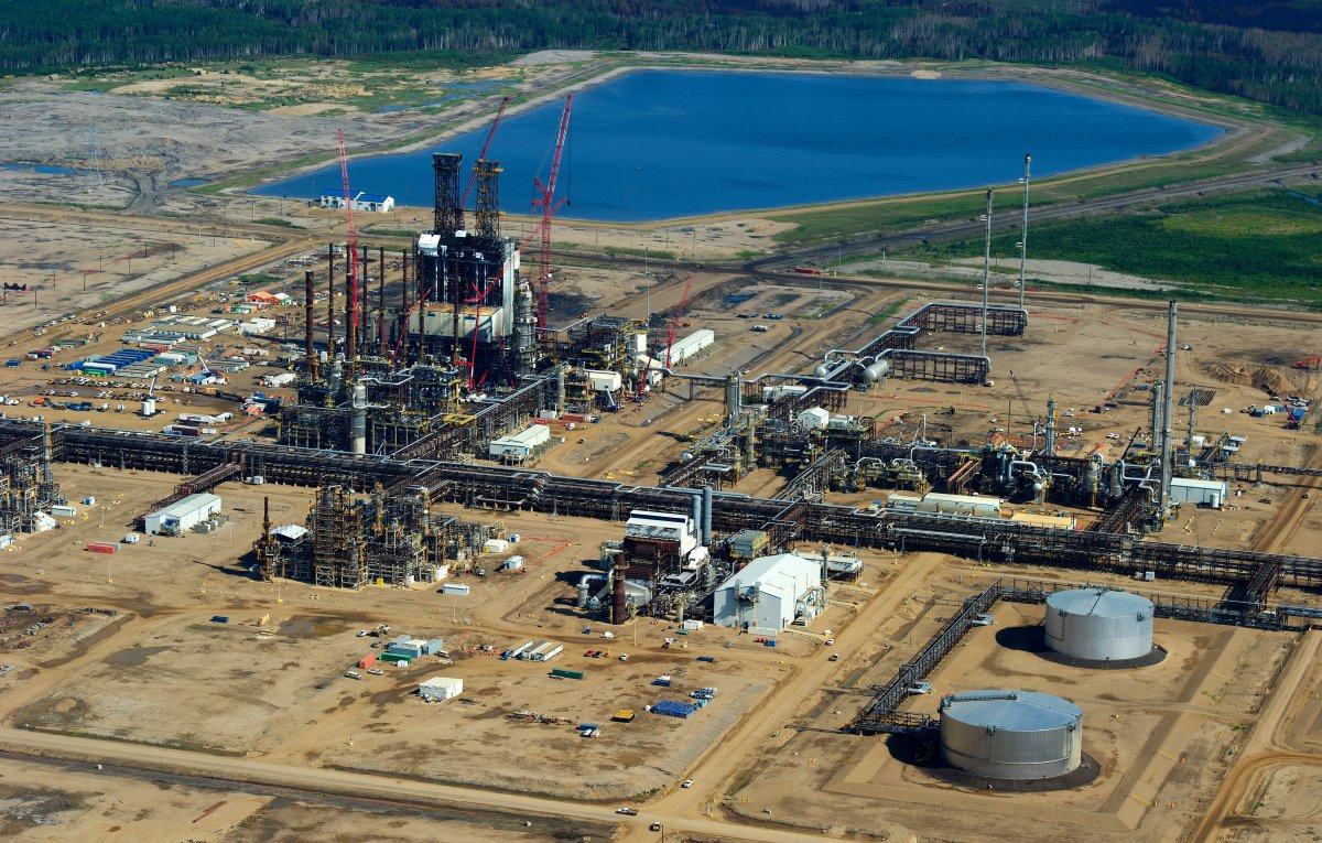 CNRL (Canadian Natural Resources Limited) Horizon oil sands upgrader near Fort McMurray, Alberta.  The Canadian Press Images/Larry MacDougal.