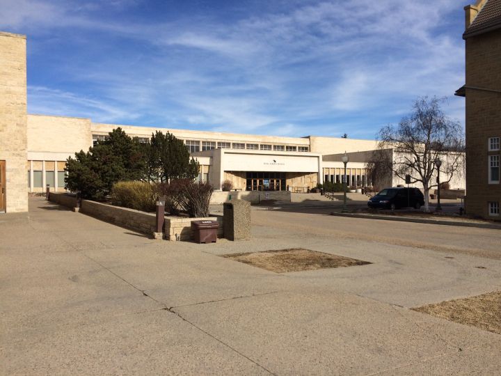 От години бившият кралски музей на Алберта в Едмънтън стои