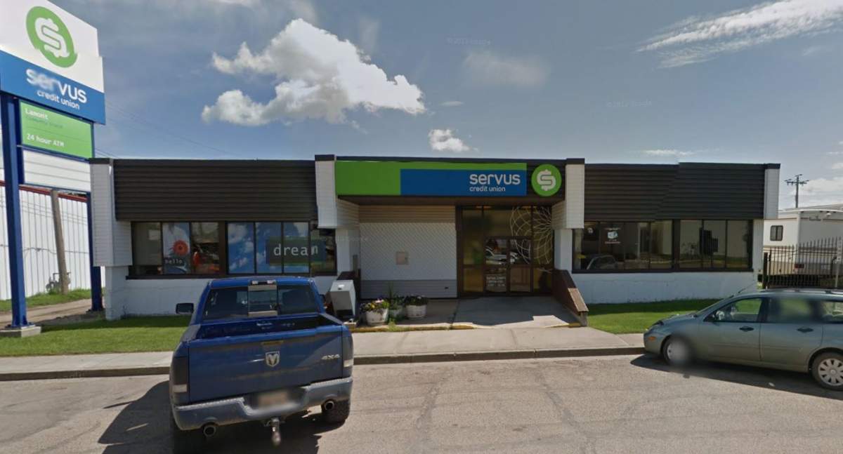 The exterior of the Servus Credit Union in Lamont, Alta.