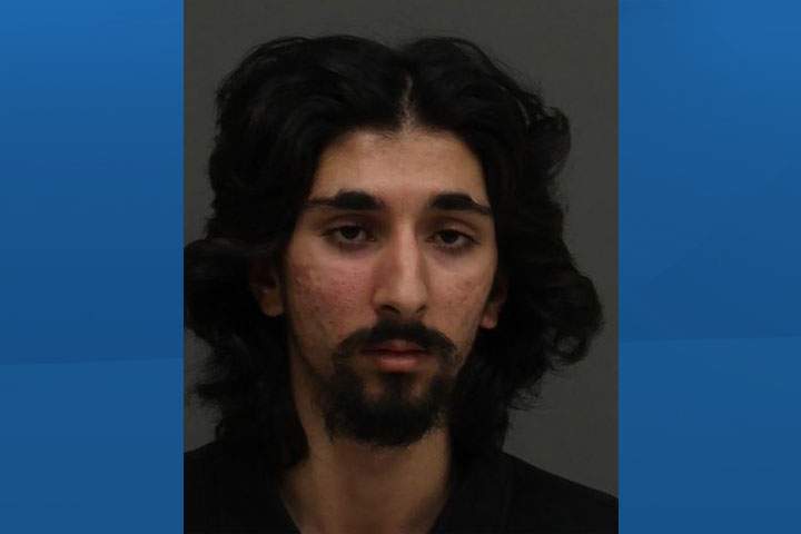 ‘Violent and dangerous’ Toronto man sought by police in attempted ...