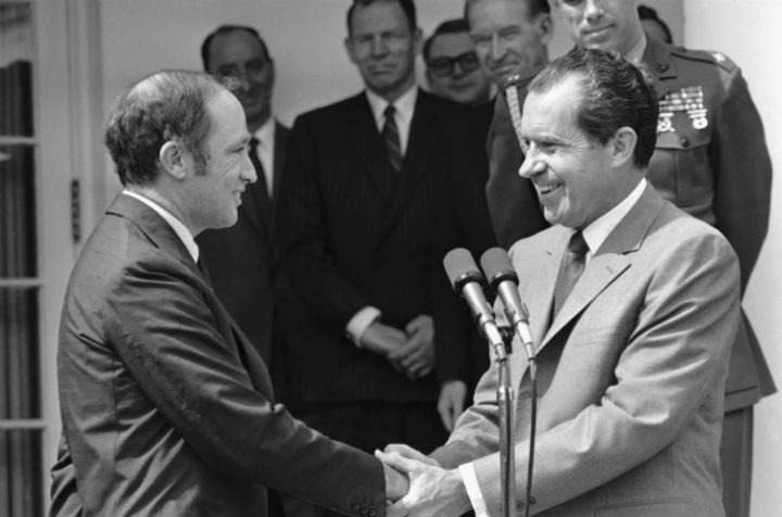 Prime Minister Pierre Elliott Trudeau and President Richard Nixon wound up two day of conferences with a handshake at the White House on March 25, 1969 in Washington.