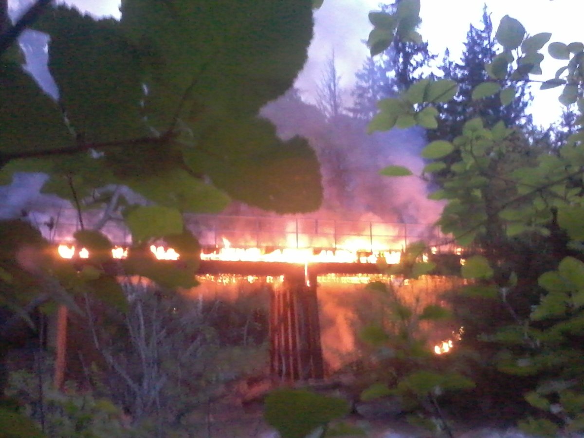 CN bridge near Lillooet damaged by fire - image