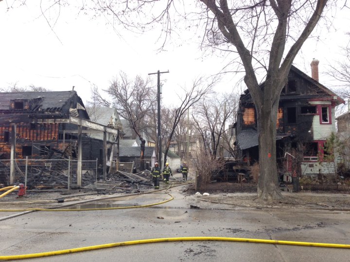 Four firefighters suffer burns in massive Winnipeg fire Winnipeg Globalnews.ca