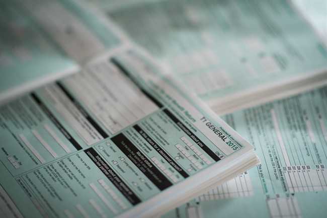 The federal Liberals are throwing more cold water on the idea of amalgamating federal and Quebec provincial tax return forms.