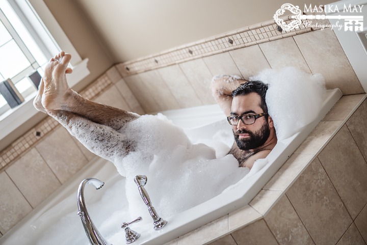 A Langford, B.C. man has gained international exposure after a daring series of boudoir birthday poses landed him a starring role in an anti-image advertising campaign with American Eagle.