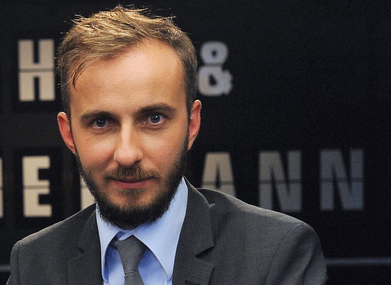 In this Aug. 28, 2012 file photo comedian Jan Boehmermann hosts the talk show «Roche & Böhmermann» in Cologne, western Germany. 