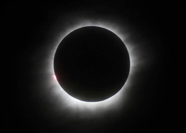 Cloud could cover Winnipeg’s view of the eclipse - image