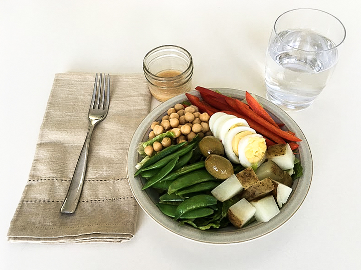 Here’s what a top Canadian registered dietitian eats in a day - image