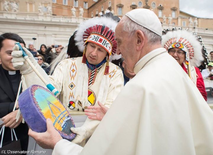 Alexis Nakota Sioux Nation Chief Tony Alexis presents Pope Francis with a painted hand drum in Vatican City on April 27, 2016.