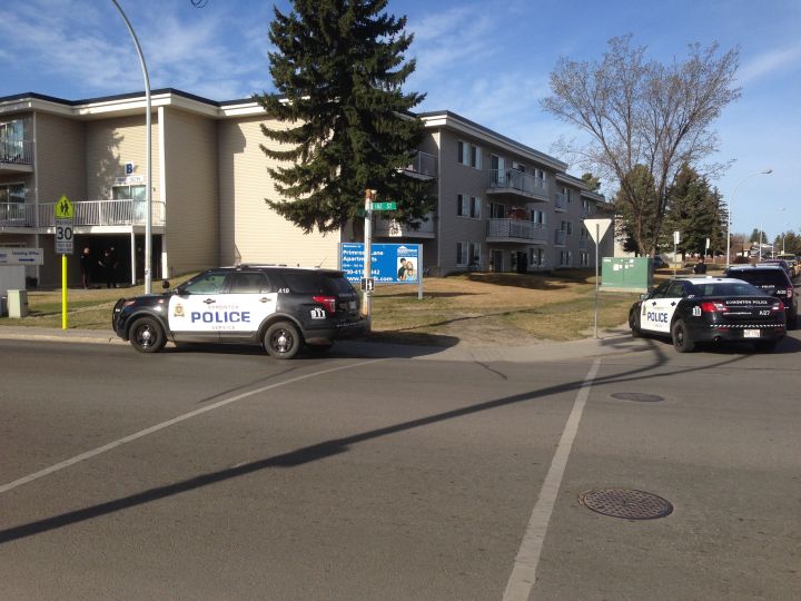 Police investigate after man found with gunshot wounds in west Edmonton Edmonton Globalnews.ca