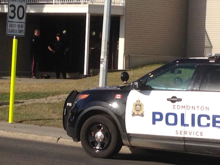 Police investigate after man found with gunshot wounds in west Edmonton Edmonton Globalnews.ca