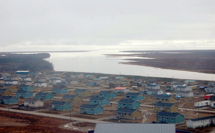 Over 400 residents of Kashechewan First Nation evacuated for fear of flooding - image