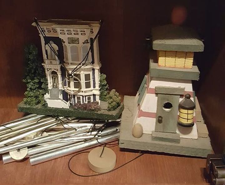 Fort McMurray wildfire: cheese slices, statue of David among items evacuees grabbed as they left town - image