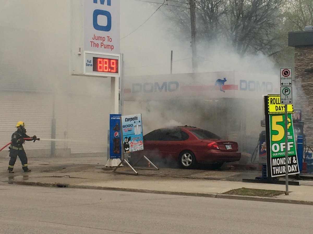 Firefighters prevent car fire from spreading to Winnipeg Domo