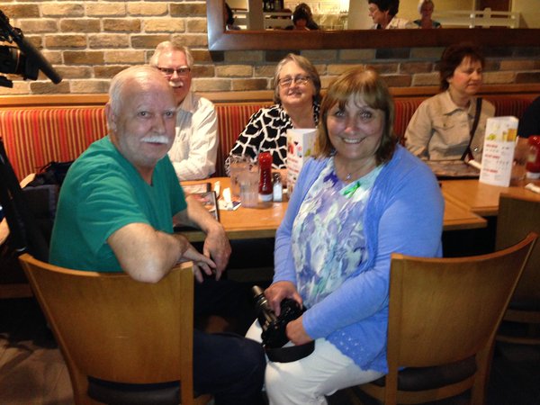 Lung transplant survivors meet for support group lunch