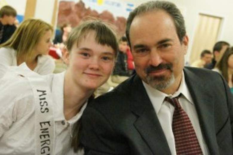 Political journalist John Ralston is pictured with his then-daughter, Maddy. 