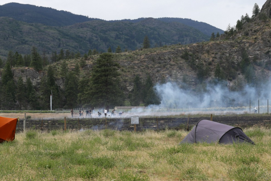 Oliver fire crews responded to a grass fire near the Loose Bay campground on Saturday afternoon. 