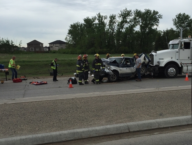 Crash closes part of Perimeter Highway south of Winnipeg, sends two to ...