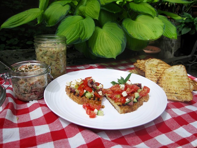 3 takes on bruschetta for a satisfying picnic main dish - image