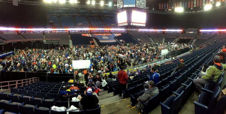 PHOTOS: Oilers fans swarm final locker room sale at Rexall Place ...