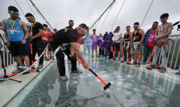 Continue reading: Tourists in China try to smash 300-metre glass bridge with sledgehammers